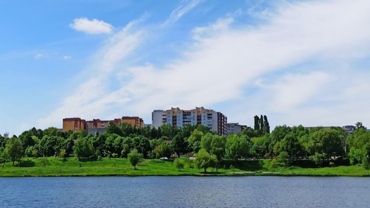 Озеро на Озерній