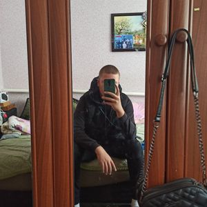 Артем Крапивник 