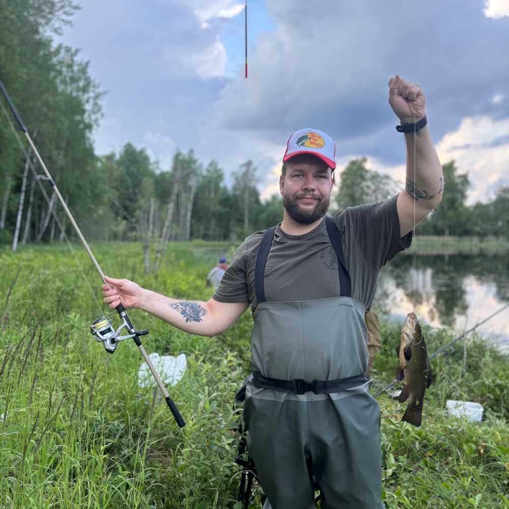 🎣